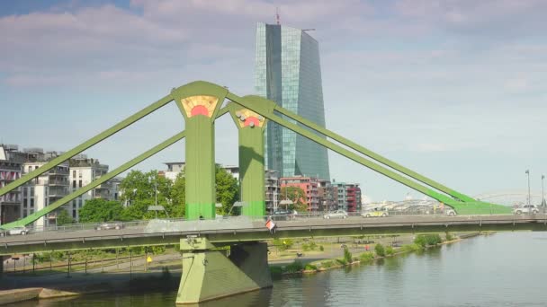 Frankfurt Tyskland 2019 Utsikt Över Staden Med Floessserbruecke Med Floden — Stockvideo