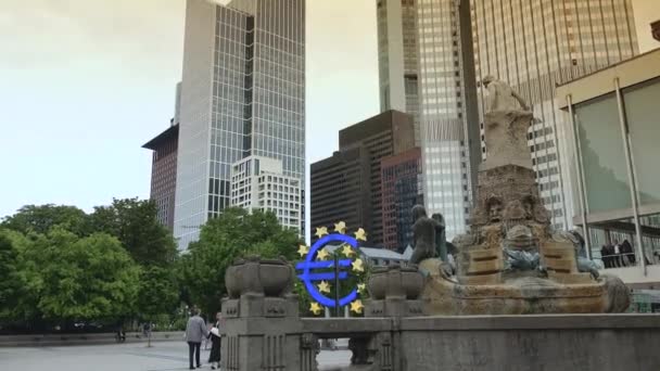Frankfurt Duitsland Circa 2019 Willy Brandtplein Met Frankfurter Marchenbrunnen Wolkenkrabbers — Stockvideo