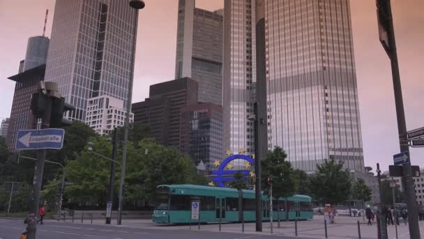 Frankfurt Duitsland Circa 2019 Willy Brandt Square Wolkenkrabbers City Symbool — Stockvideo