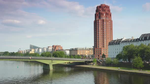Frankfurt Alemanha Cerca 2019 Vista Cidade Com Floessserbruecke Com Rio — Vídeo de Stock