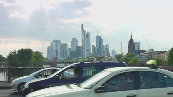 Франкфурт Германия Вид Город Флоессербрюем Рекой Майн Франкфурте Германия Мост — стоковое видео