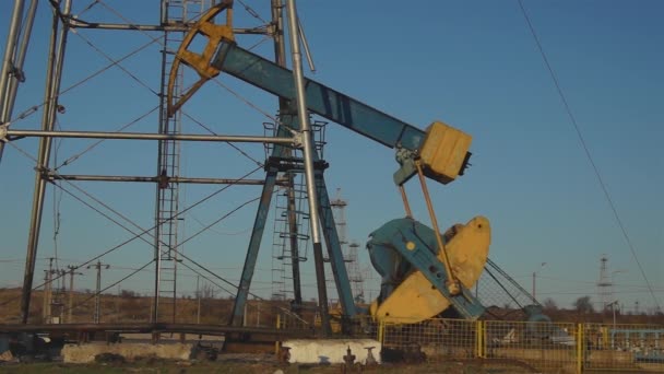 Silhouettes Oil Wells Pumping Sunset — Stock Video