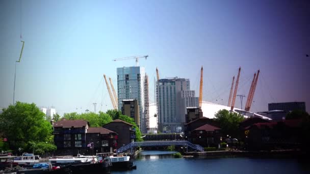 Londýn, Anglie, oblastní finanční centrum Kanárské přístaviště Londýnské kanceláře budovy; Ultra High Definition, UltraHD, Ultra HD, UHD, 4k.