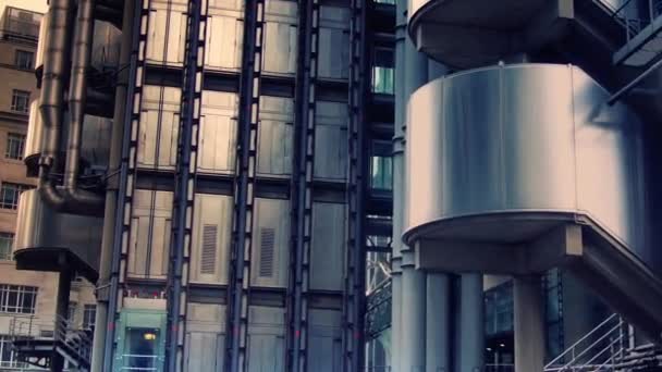 Лондон, Великобританія: проміжок часу постріл Лломб будівлі в Лондоні, Англія. Піднімається Ліфт. проміжок часу, 4K, панорамування та масштабування — стокове відео