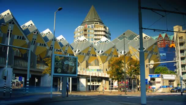 ROTTERDÃO, HOLLAND: Kubuswoningen, ou Cubo casas em Rotterdam, Holanda. lapso de tempo, zoom — Vídeo de Stock