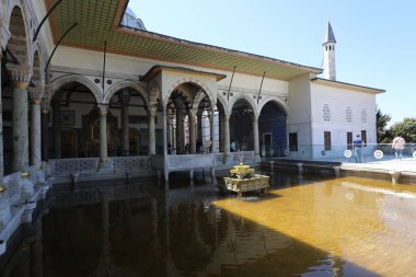 Cami Cama Camii 'deki cami ve su. hindi