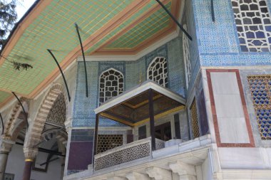 20-01-2024 İstanbul Türkiye: İstanbul Topkapı Sarayı içinde mimari ayrıntılar