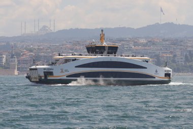 İstanbul, Türkiye - 25 Eylül, 20 0 21: Feribot İstanbul 'da bir feribot. Feribot bosporus 'tur.