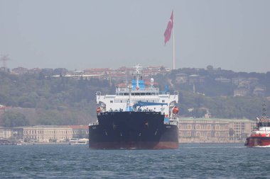 İstanbul hindisi, 16 Mayıs 2021: bosphorus ve bosphorus. Gemi çok sayıda 50 'lik.