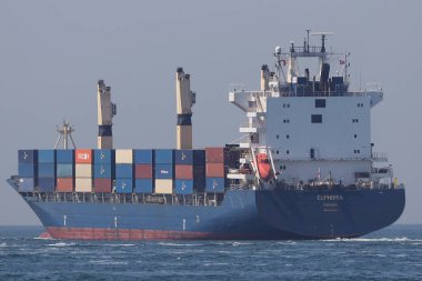 Denizdeki gemi, ulaşım konsepti, lojistik, kargo, gemi, gemi, konteyner, ulaşım, küresel lojistik, ihracat, nakliye