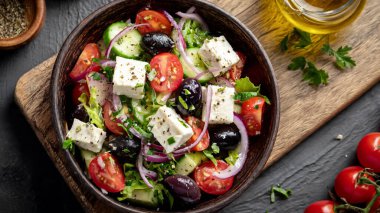 greek salad with feta cheese and tomatoes