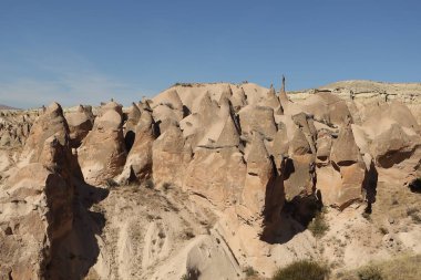 Kapadokya 'daki güzel kaya oluşumları, hindi.