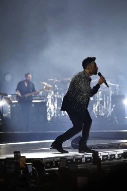 24-01-2026 İstanbul Türkiye: Aydınlanmış geyiklerle ilgili Tarkan şarkısını kapatın