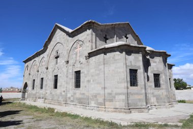 24-09-2024 Derinkuyu Nevsehir Türkiye: Derinkuyu Yeraltı Kenti 'nin iç odası volkanik kayalara oyuldu