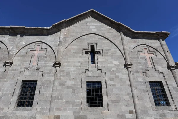 24-09-2024 Derinkuyu Nevsehir Türkiye: Derinkuyu Yeraltı Kenti 'nin iç odası volkanik kayalara oyuldu