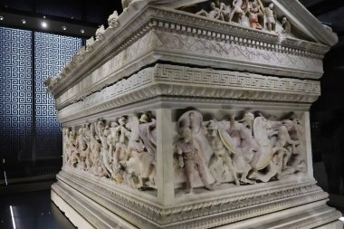 14-11-2025 İstanbul Türkiye: İstanbul Arkeoloji Müzeleri tarihi neoklasik cephe