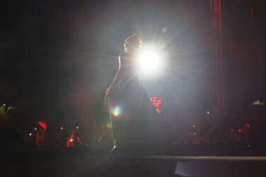 12-08-2025 İstanbul Türkiye: Melek Mosso Sahnede Canlı Gösteriyor