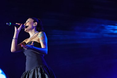 12-08-2025 İstanbul Türkiye: Melek Mosso Sahnede Canlı Gösteriyor