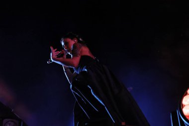 12-08-2025 İstanbul Türkiye: Melek Mosso Sahnede Canlı Gösteriyor