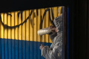 Czestochowa, Polonya, 5 Aralık 2025 - PKS otobüs durağı, eski otobüs durağı, harap olmuş binalar, kapalı önerme