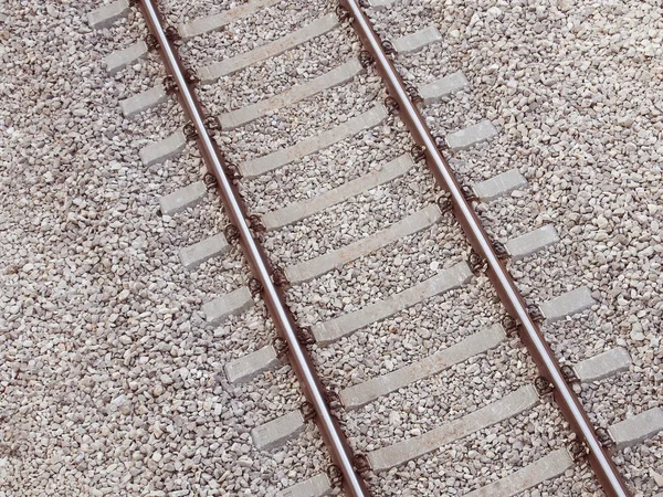 Vía férrea con traviesas de hormigón — Foto de Stock