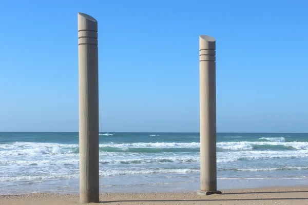 Coluna na praia — Fotografia de Stock