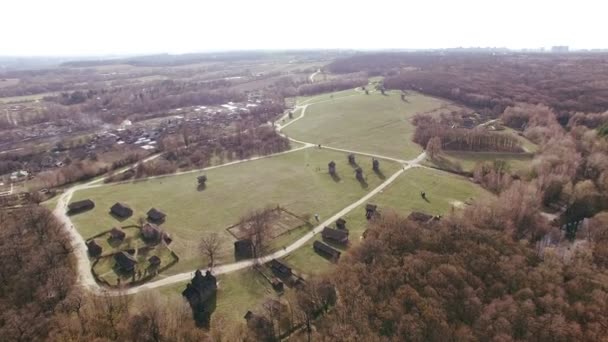 Molen in het dorp — Stockvideo