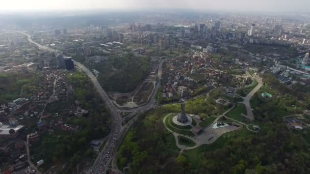 Voando sobre a cidade — Vídeo de Stock