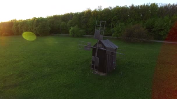 Sonnenuntergang alte Mühle — Stockvideo