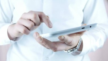 işadamı tablet kullanma