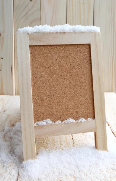 Cork tabela kar altında