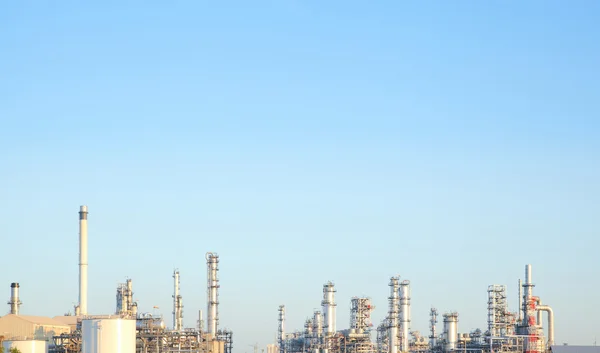 Raffinaderiet oljeindustrin för fabriken bakgrund — Stockfoto