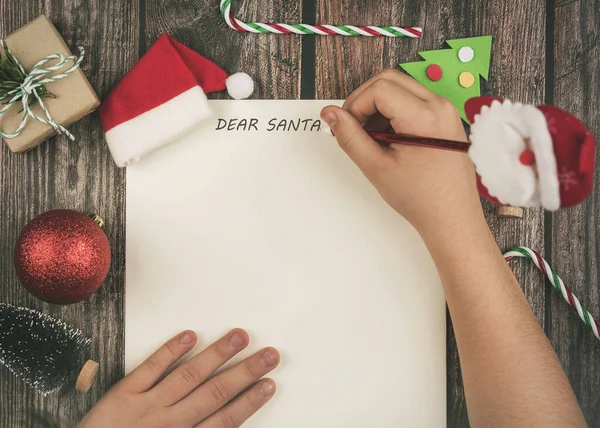 Feliz Navidad Fondo Concepto Navidad Niño Manos Escritura Carta Santa — Foto de Stock