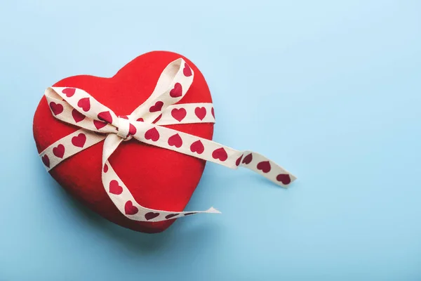 Feliz Dia Dos Namorados Coração Vermelho Amarrado Com Arco Branco — Fotografia de Stock