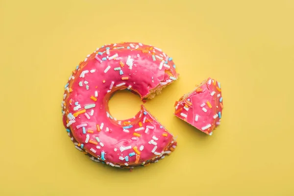 Pink Donut Icing Yellow Background — Stock Photo, Image