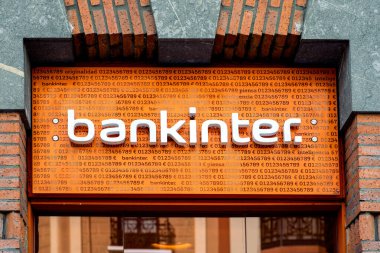 Bankinter Bankası 'nın şehirdeki şube logosu. Bankinter Bankası' nın dış görünümü.