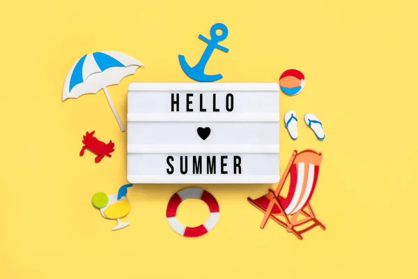 Summer Holidays Concept Lightbox Text Hello Summer Beach Drawings Yellow — Stock Photo, Image