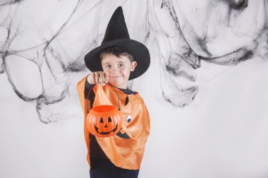 Cadılar Bayramı için çocuk kabaklar