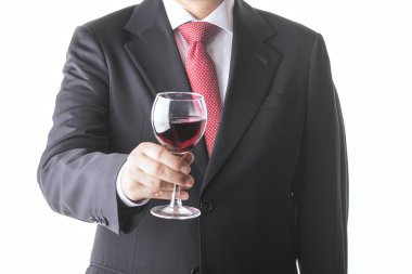 İşadamı kadeh şarap ile
