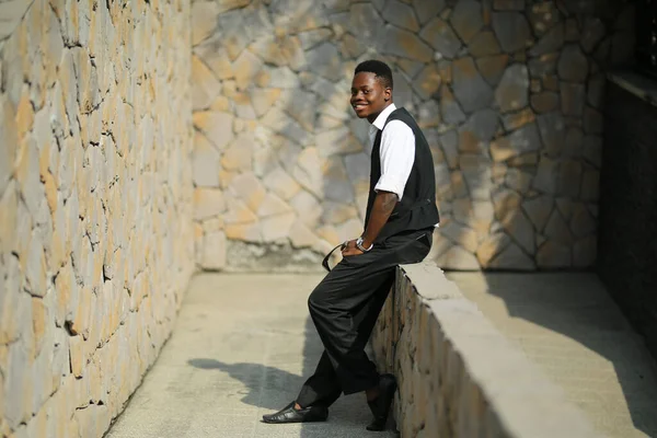 Portrait Young Handsome Afro Black Man Posing Outdoor — Stock Photo, Image