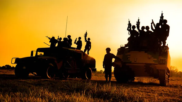 Silhouettes Army Soldiers Fog Sunset Marines Team Action Surrounded Fire — Stock Photo, Image