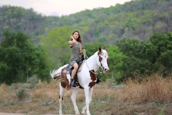 Young Woman Riding Horse Field Sky — Stock Photo, Image