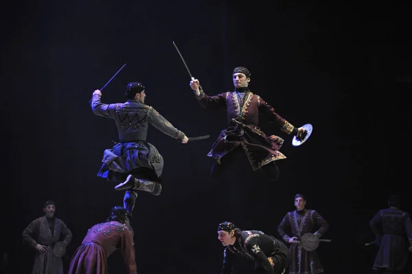 Танцоры Исполняют Родной Грузинский Танец Сухишвили Грузинский Национальный Балет Марта — стоковое фото