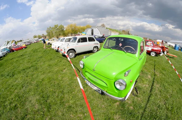 Sscb Eski Bir Araba Zaz 965 Zaporozhets Park Etmiş Bayat — Stok fotoğraf