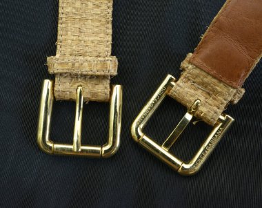 Dolce Gabbana 'nın tasarladığı kadın ayakkabısı kayışının tokası. 2 Kasım 2025. Kyiv, Ukrayna