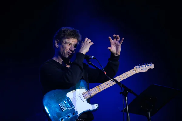 Guitarist kidding on stage. Concert in Kiev, 10 October 2015 — Zdjęcie stockowe