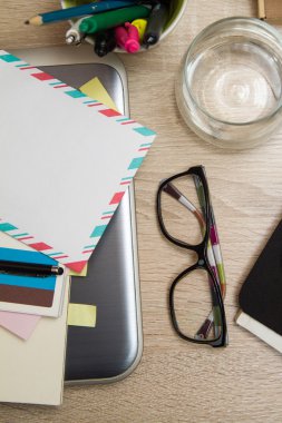 Kağıtları krom gözden