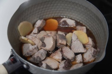 Pişirilmiş bonito nasıl yapılır görüntüsü