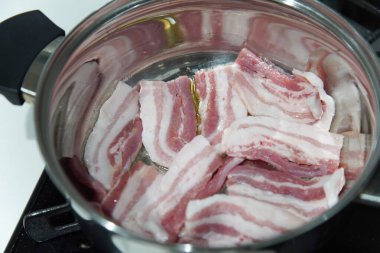 Izgara domuz göbeği.