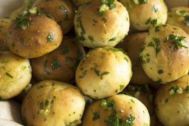 sarmısak ve maydanoz ile buns